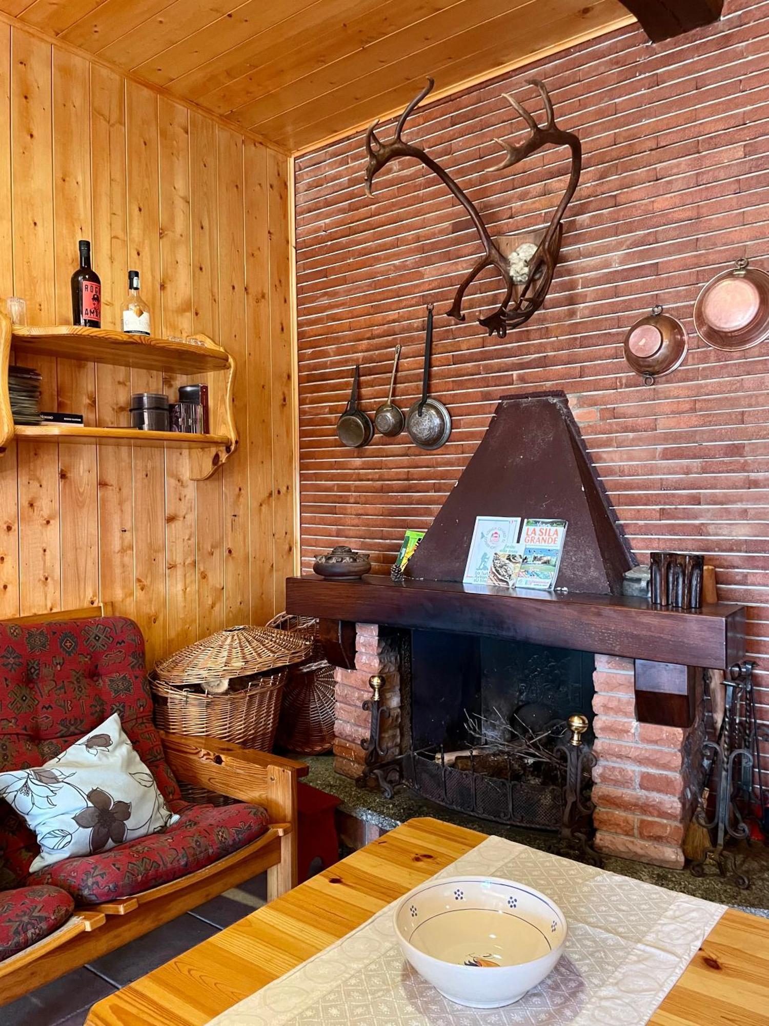 Chalet Natura La Taverna Dei 3 Porcellini Cavaliere  Ngoại thất bức ảnh