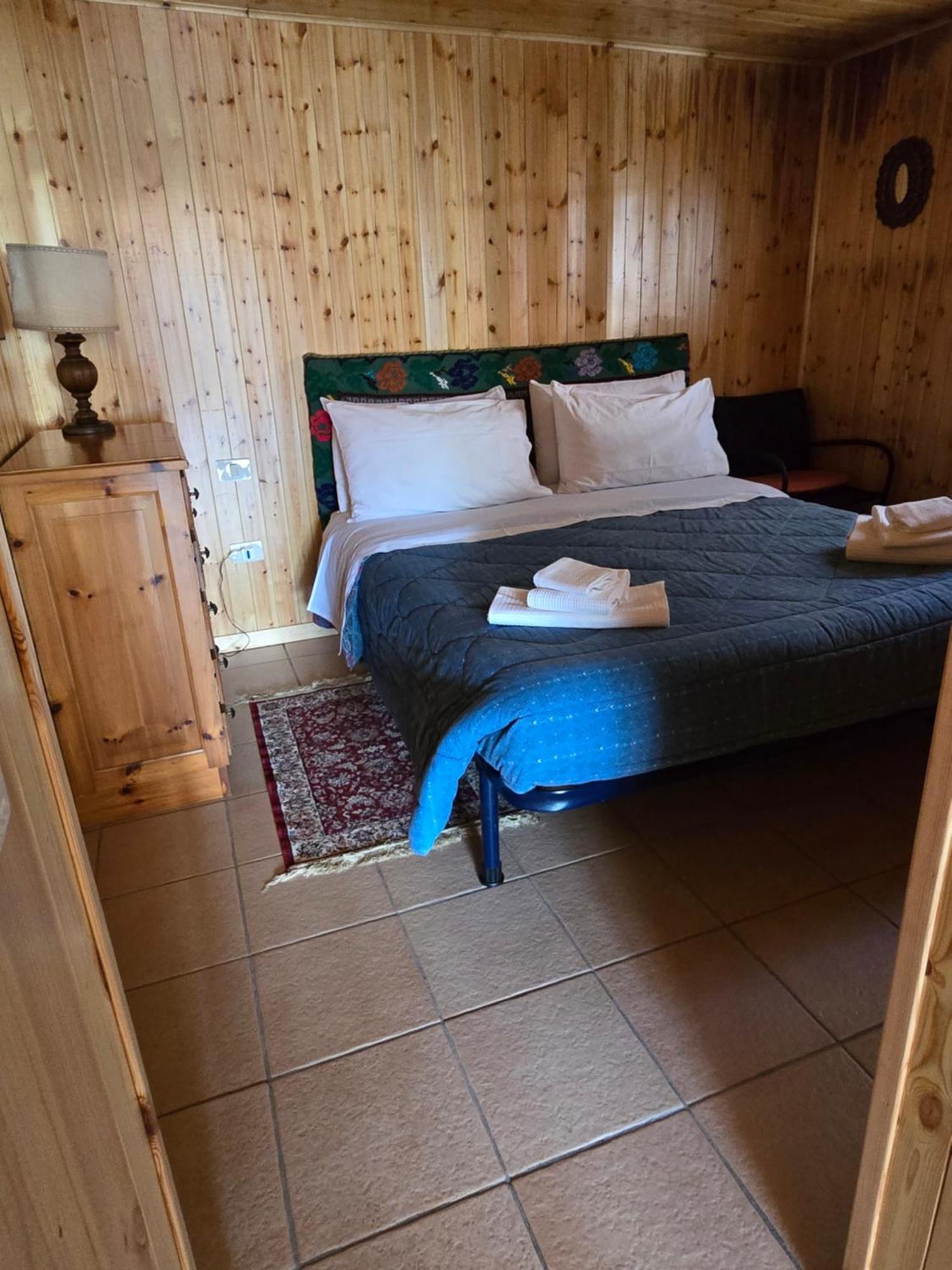 Chalet Natura La Taverna Dei 3 Porcellini Cavaliere  Ngoại thất bức ảnh